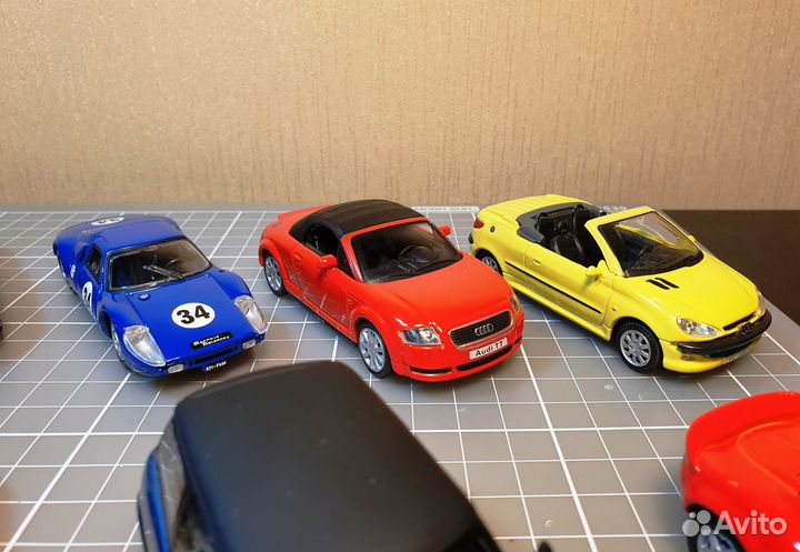 Модели автомобилей 1/43 Hongwell/Cararama редкие