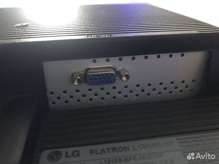 Монитор LG L1919S