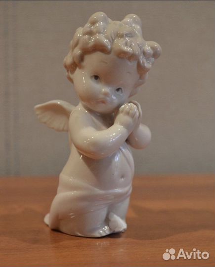 Статуэтка фарфоровая «Ангел»