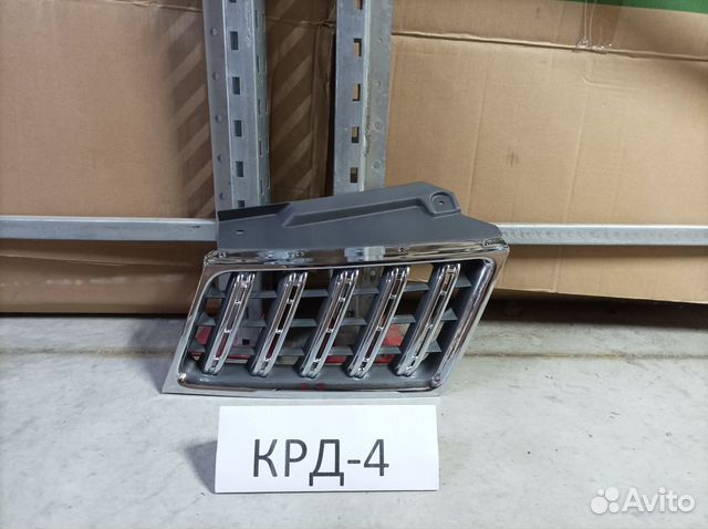 Решетка радиатора правая Pajero Sport 2 2008-2015