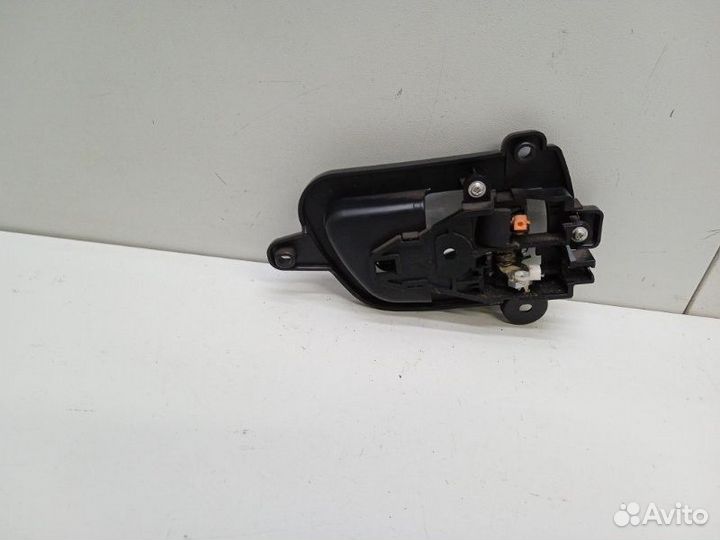 Ручка двери внутренняя левая Mitsubishi Outlander