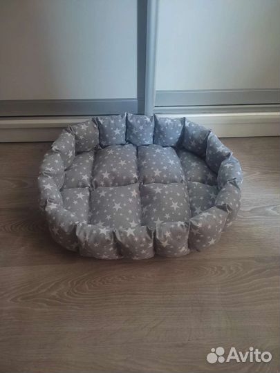 Лежанки для кошек и собак