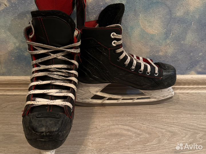 Хоккейные коньки bauer