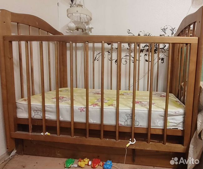 Детская кроватка