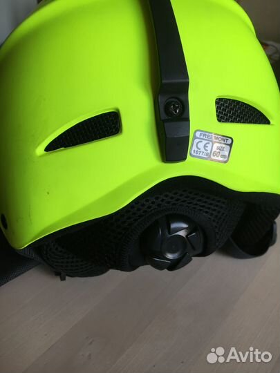 Шлем горнолыжный