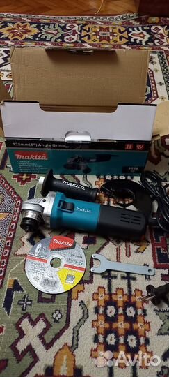 Makita 9558hn