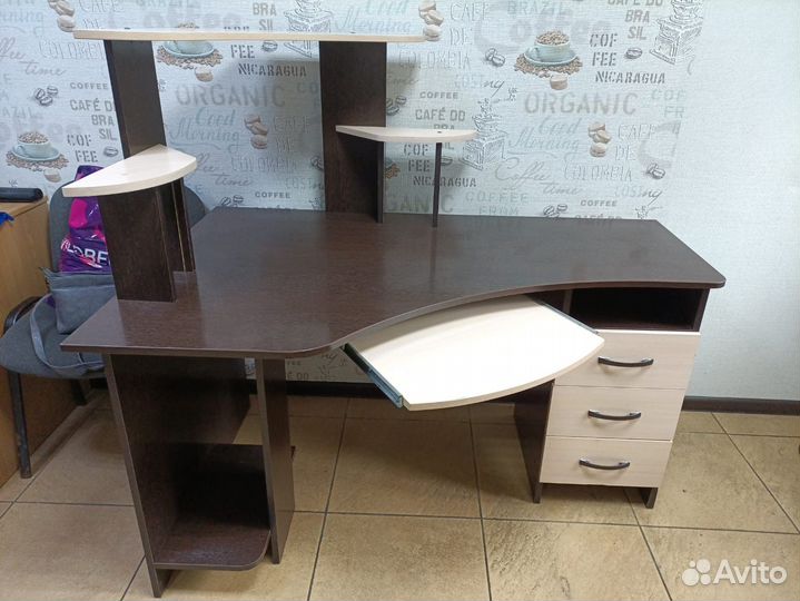 Стол офисный
