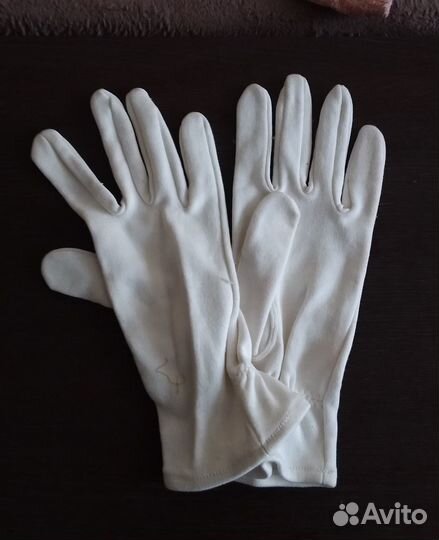 Перчатки парадные белые