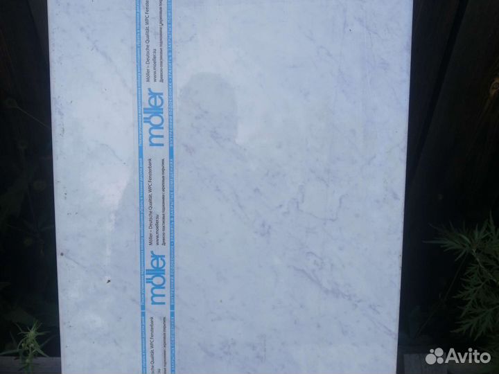 Белые цветные деревянные подоконники