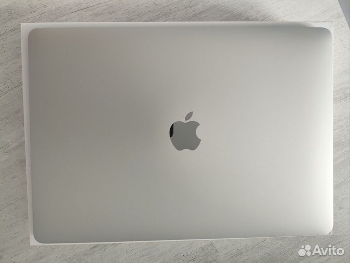 Apple Macbook air 13 2020 m1 8gb 256 + чехол