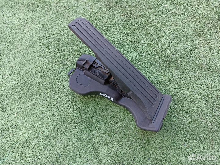 Педаль газа Volkswagen Jetta седан 1.6 2006