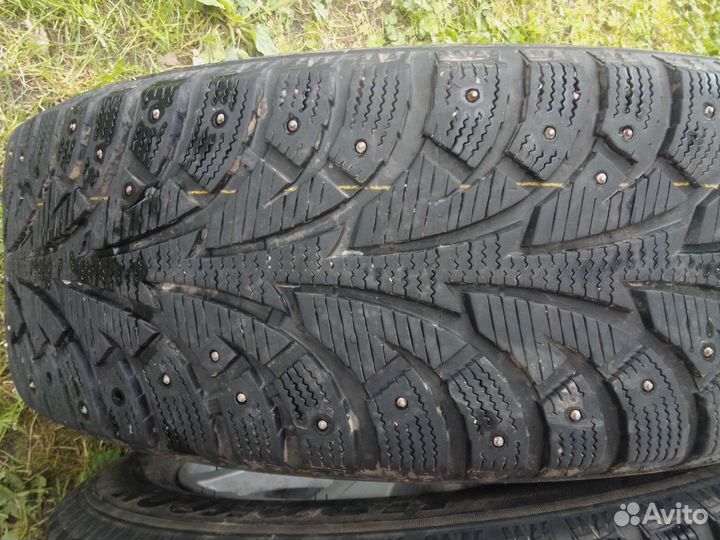 Hankook Winter i'Pike X W429A 215/60 R17 95T