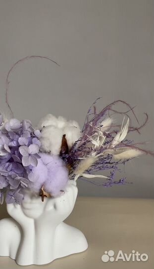 Композиция для интерьера в вазе из гипса