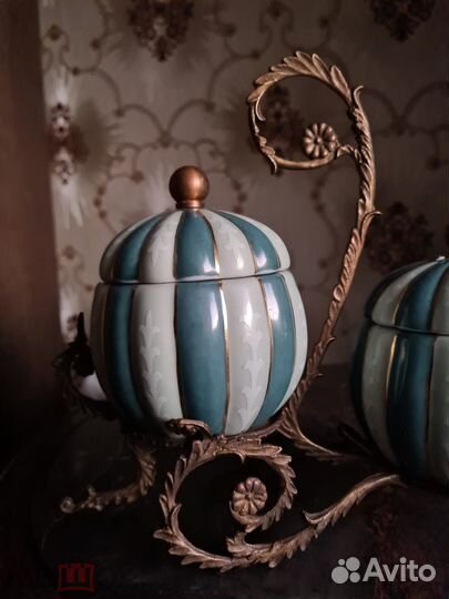 Винтажные шкатулки на латунном лафете