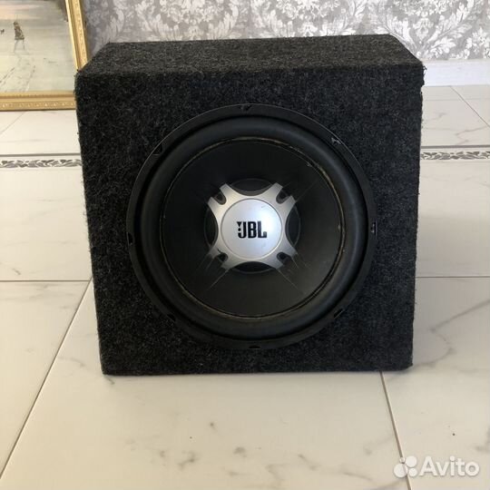 Сабвуфер JBL