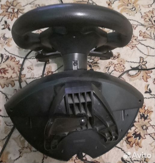 Игровой руль с педалями