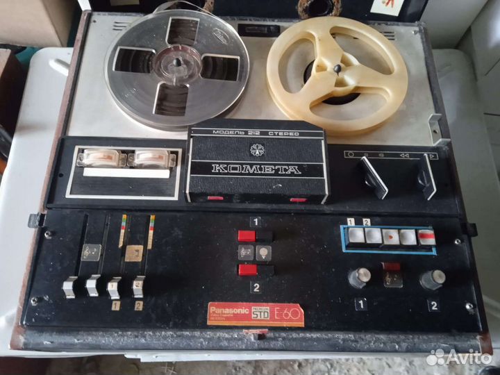 Катушечный магнитофон Комета- 212 стерео СССР