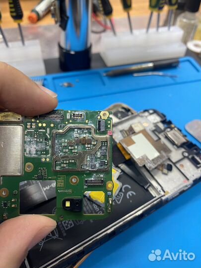 Ремонт мобильных телефонов iPhone Xiaomi samsung