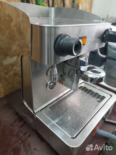 Профессиональная однопостовая кофемашина