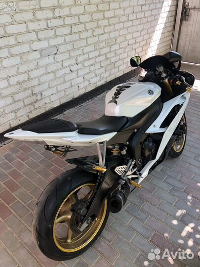 Yamaha R6