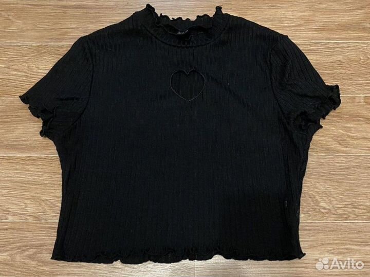 Топ с вырезом в виде сердца