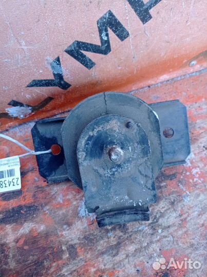 Подушка двс Nissan Elgrand alwe50 VG33