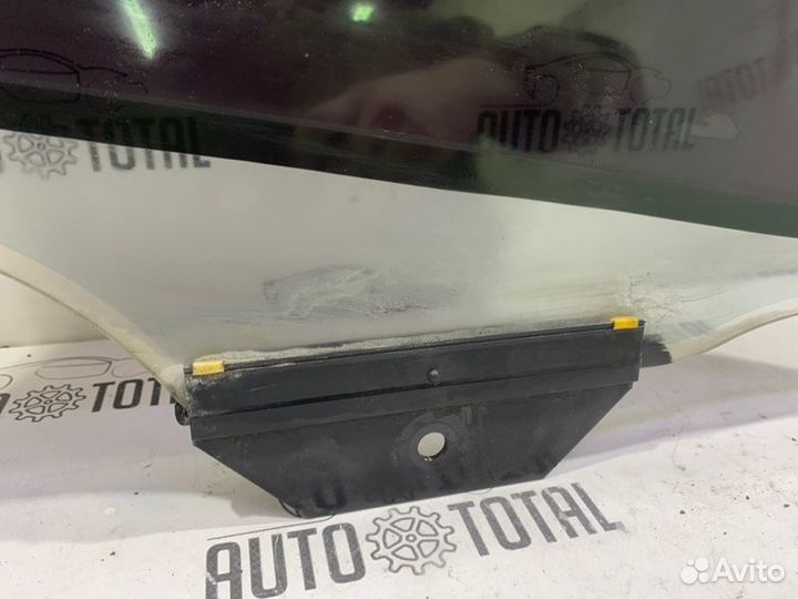 Стекло двери заднее правое Bmw 745 E65 N62B44 2004