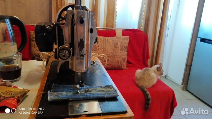 Швейная машина victoria