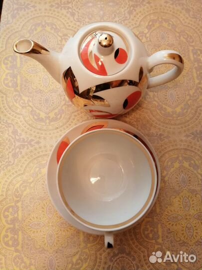 Чайник и чашка с блюдцем (Вербилки)