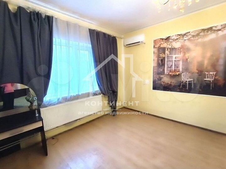 Дом 214 м² на участке 5 сот.