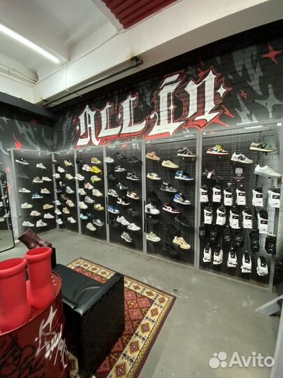 Магазин одежды и обуви