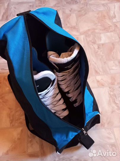 Коньки хоккейные