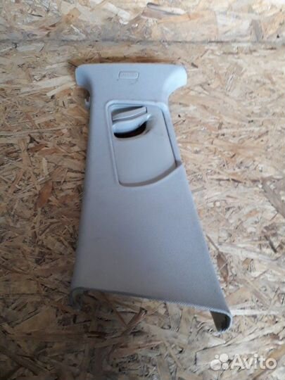 Обшивка стойки Audi A6 C6 BDW 2006