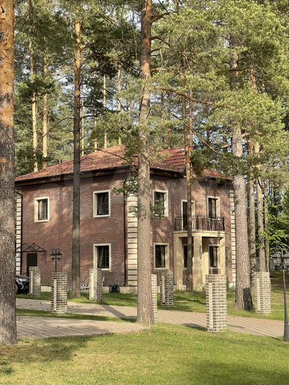 Коттедж 215 м² на участке 17 сот.