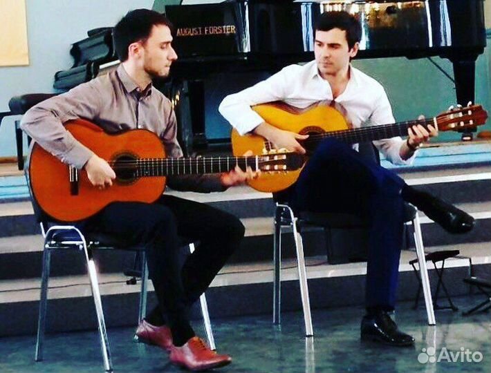 Преподаватель по гитаре