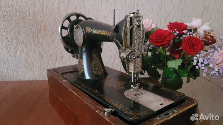 Швейная машина Подольск Zinger