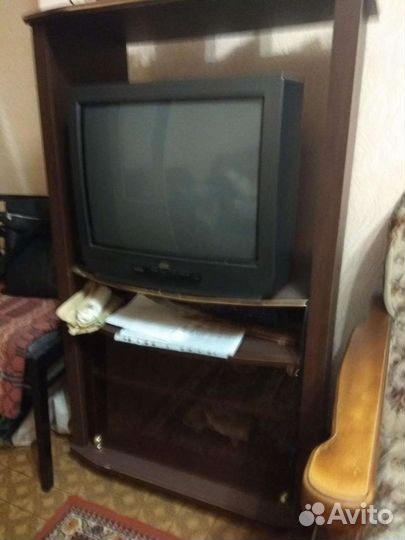 Продам тумбу под тв