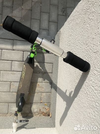 Самокат детский двухколесный Reaction складной