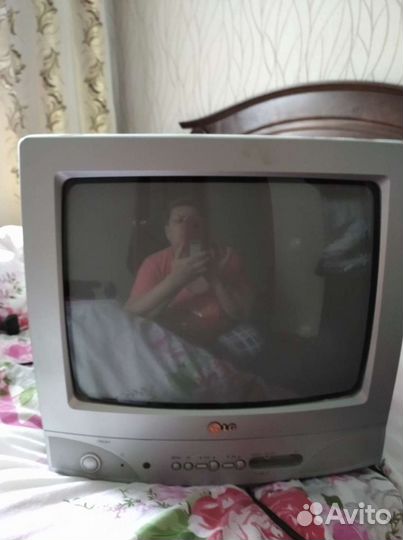 Телевизор диагональ 35см цена договорная LG