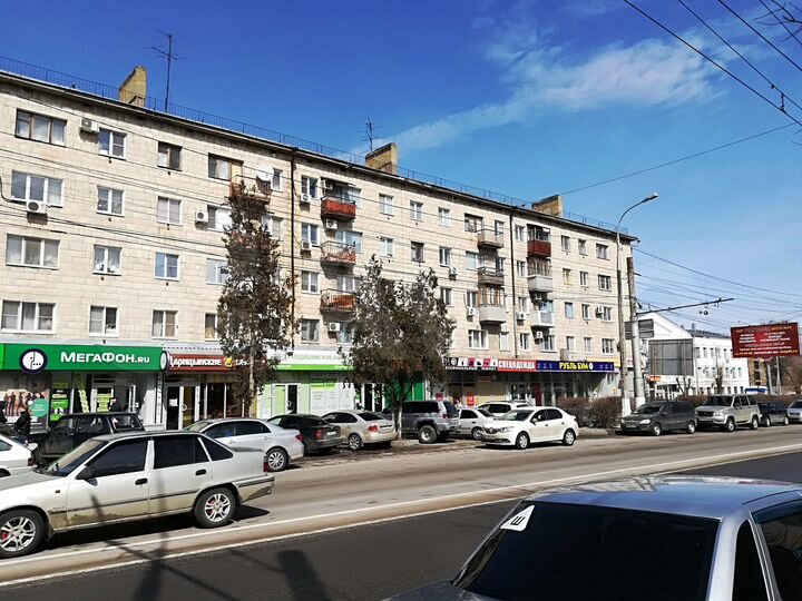 Торговый комплекс с арендаторами, 635 м²