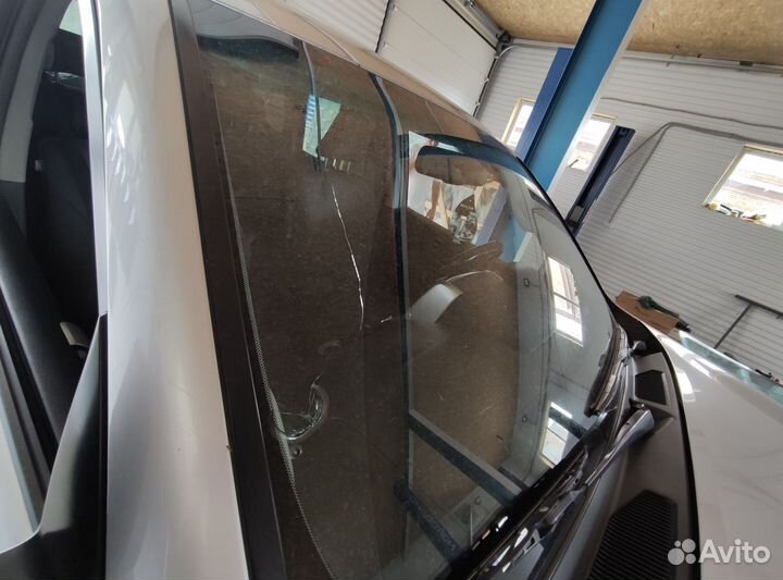 Лобовое стекло Toyota Land Cruiser 150 Prado(2010