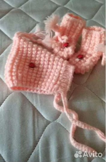 Шапочка и пинетки для новорожденных