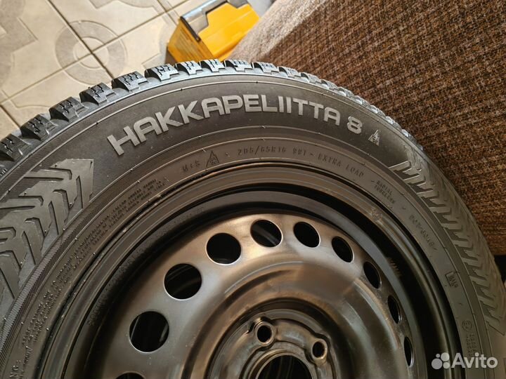 Nokian Tyres Hakkapeliitta 8 205/65 R16 99T