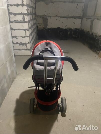 Детский трехколесный велосипед с ручкой