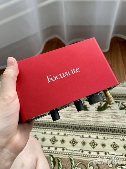 Внешняя звуковая карта focusrite