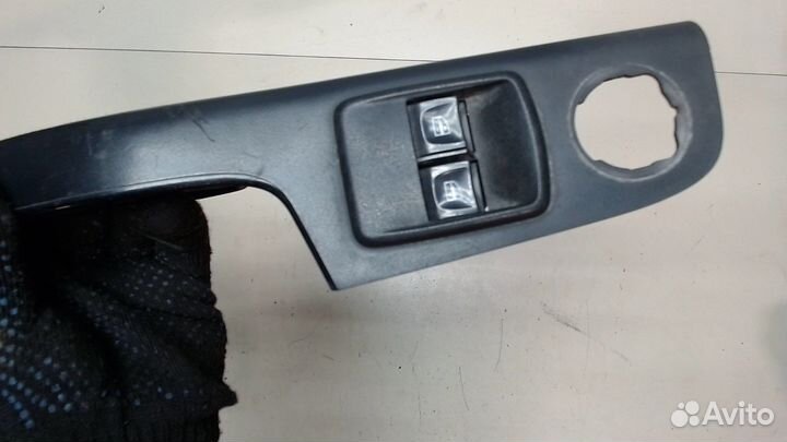 Кнопка стеклоподъемника Opel Vivaro, 2015