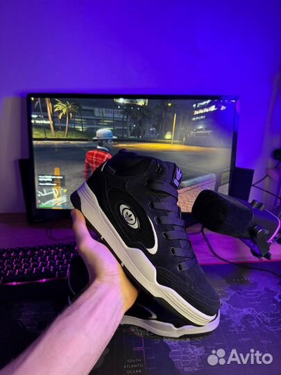 Кроссовки на зиму с мехом