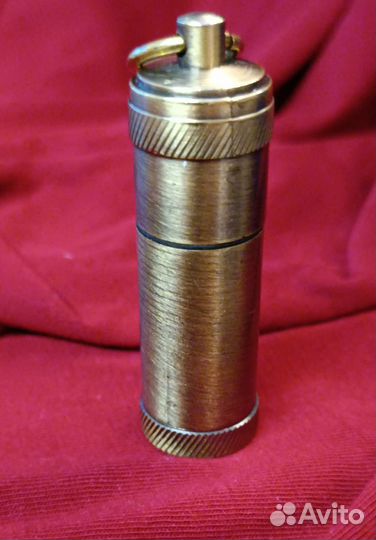 Зажигалка бензиновая dolphin.б.у в отличном сост
