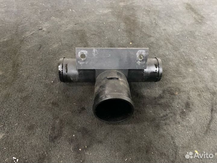 Тройник охлаждения наддува Land Rover Range Rover