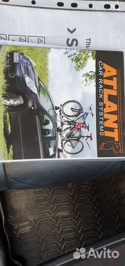 Багажник Thule Pacific 200 + крепление Atlant